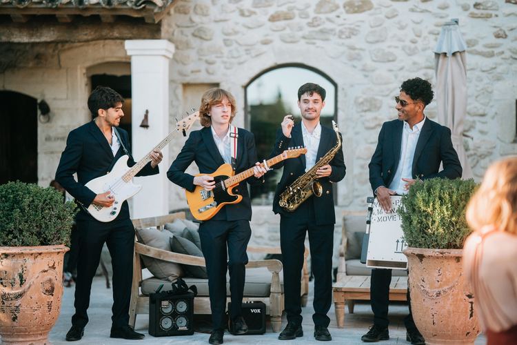 Roaming Band – Music that moves with you